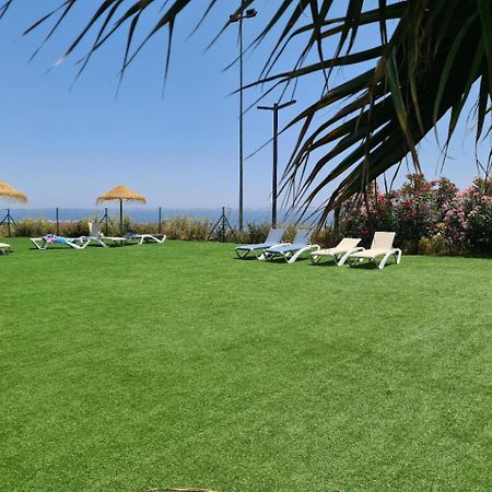 Seaside Serenity - Stylish Apartment With Spectacular Views Манилва Экстерьер фото