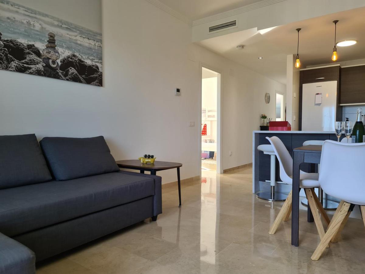 Seaside Serenity - Stylish Apartment With Spectacular Views Манилва Экстерьер фото