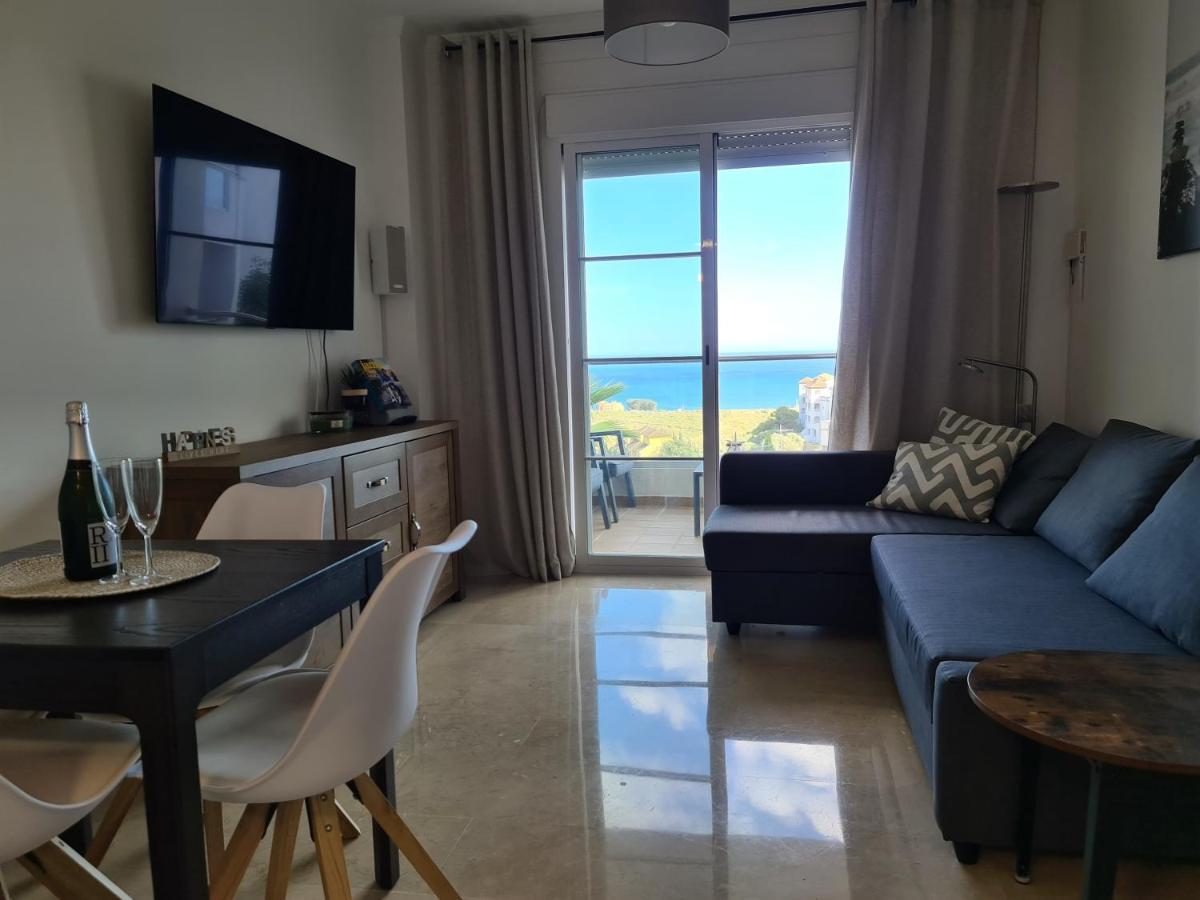 Seaside Serenity - Stylish Apartment With Spectacular Views Манилва Экстерьер фото